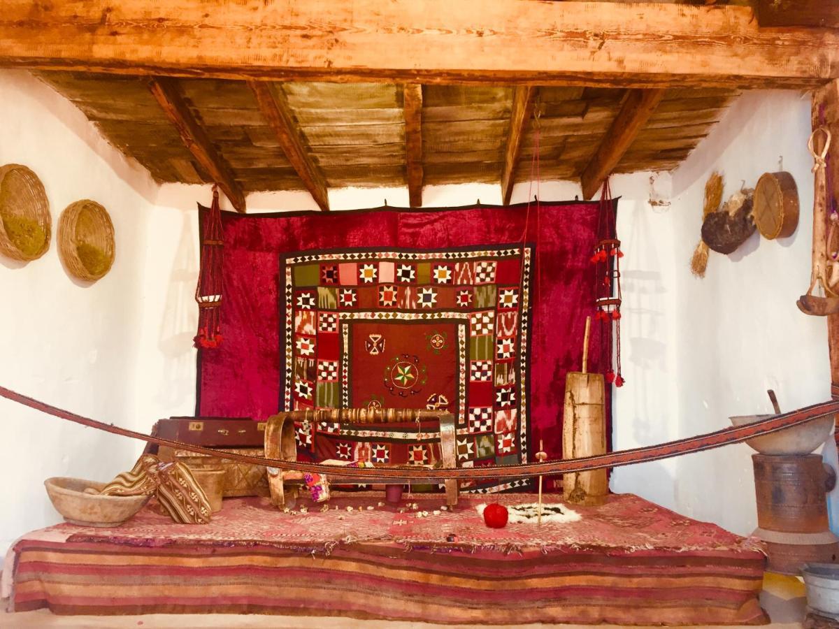 Tilek Guest House Sary-Mogul Екстер'єр фото
