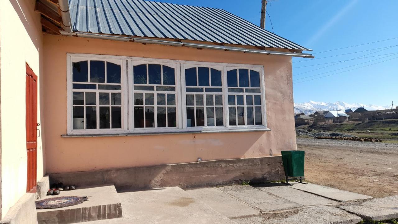 Tilek Guest House Sary-Mogul Екстер'єр фото